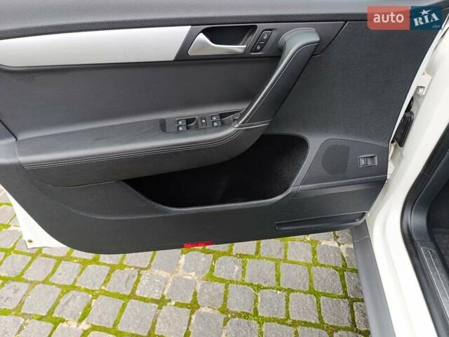 Белый Фольксваген Пассат Альтрак, объемом двигателя 2 л и пробегом 206 тыс. км за 13999 $, фото 11 на Automoto.ua