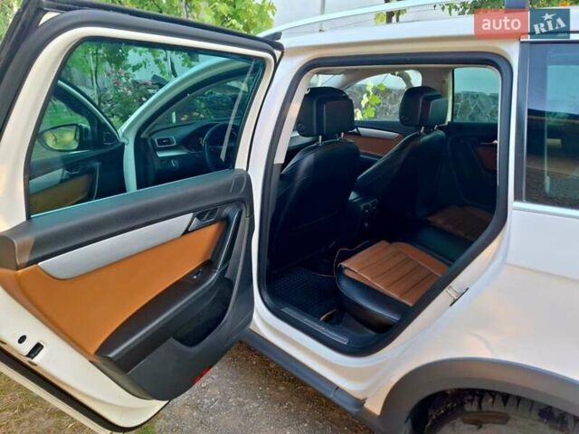 Білий Фольксваген Пассат Альтрак, об'ємом двигуна 2 л та пробігом 405 тис. км за 12500 $, фото 5 на Automoto.ua