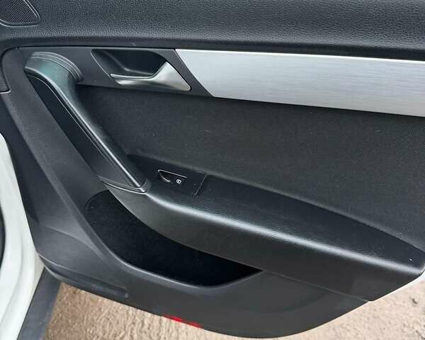 Белый Фольксваген Пассат Альтрак, объемом двигателя 2 л и пробегом 268 тыс. км за 11250 $, фото 44 на Automoto.ua