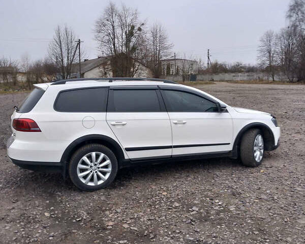 Белый Фольксваген Пассат Альтрак, объемом двигателя 2 л и пробегом 337 тыс. км за 13300 $, фото 2 на Automoto.ua