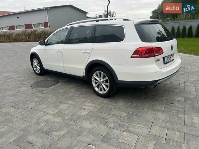 Белый Фольксваген Пассат Альтрак, объемом двигателя 2 л и пробегом 310 тыс. км за 11200 $, фото 5 на Automoto.ua