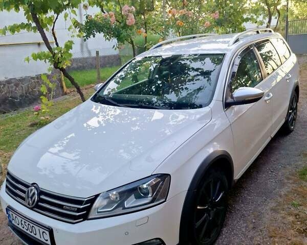Білий Фольксваген Пассат Альтрак, об'ємом двигуна 2 л та пробігом 405 тис. км за 12500 $, фото 9 на Automoto.ua