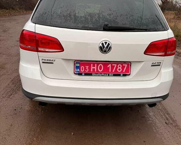 Белый Фольксваген Пассат Альтрак, объемом двигателя 2 л и пробегом 268 тыс. км за 11250 $, фото 8 на Automoto.ua