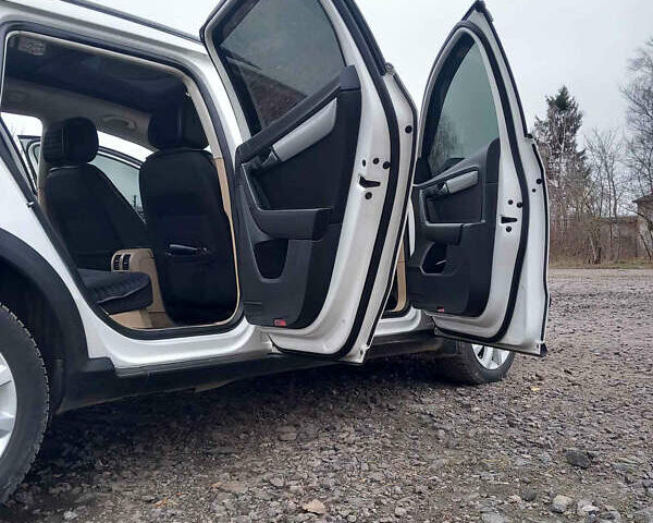 Белый Фольксваген Пассат Альтрак, объемом двигателя 2 л и пробегом 337 тыс. км за 13300 $, фото 1 на Automoto.ua