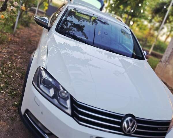 Білий Фольксваген Пассат Альтрак, об'ємом двигуна 2 л та пробігом 405 тис. км за 12500 $, фото 2 на Automoto.ua