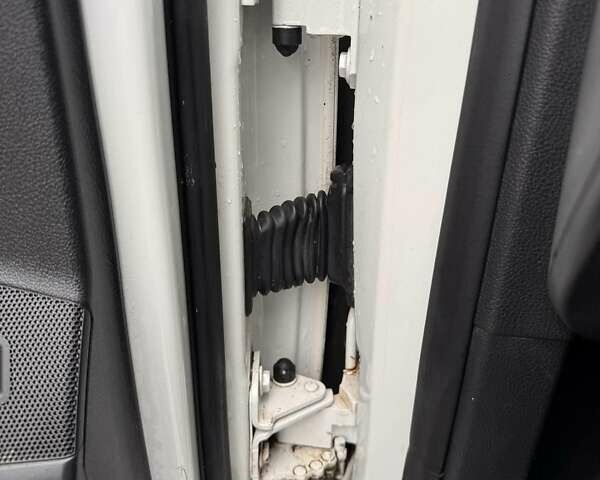 Белый Фольксваген Пассат Альтрак, объемом двигателя 2 л и пробегом 268 тыс. км за 11250 $, фото 24 на Automoto.ua