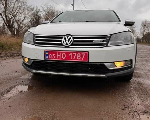 Белый Фольксваген Пассат Альтрак, объемом двигателя 2 л и пробегом 268 тыс. км за 11250 $, фото 11 на Automoto.ua