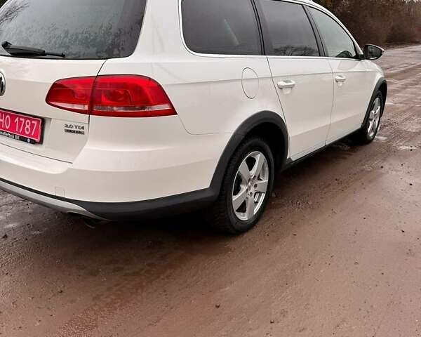 Белый Фольксваген Пассат Альтрак, объемом двигателя 2 л и пробегом 268 тыс. км за 11250 $, фото 5 на Automoto.ua