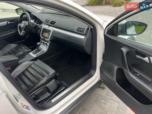 Белый Фольксваген Пассат Альтрак, объемом двигателя 2 л и пробегом 310 тыс. км за 10950 $, фото 14 на Automoto.ua