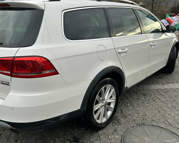 Белый Фольксваген Пассат Альтрак, объемом двигателя 2 л и пробегом 315 тыс. км за 11999 $, фото 3 на Automoto.ua