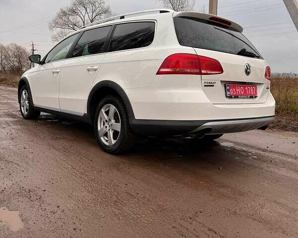 Белый Фольксваген Пассат Альтрак, объемом двигателя 2 л и пробегом 268 тыс. км за 11250 $, фото 6 на Automoto.ua