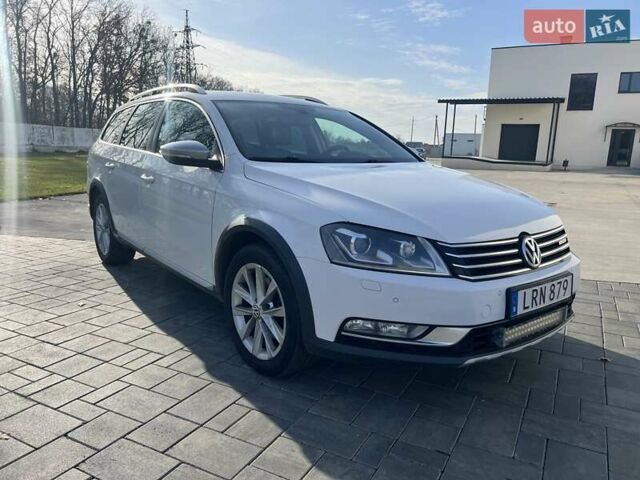 Белый Фольксваген Пассат Альтрак, объемом двигателя 2 л и пробегом 310 тыс. км за 10950 $, фото 2 на Automoto.ua