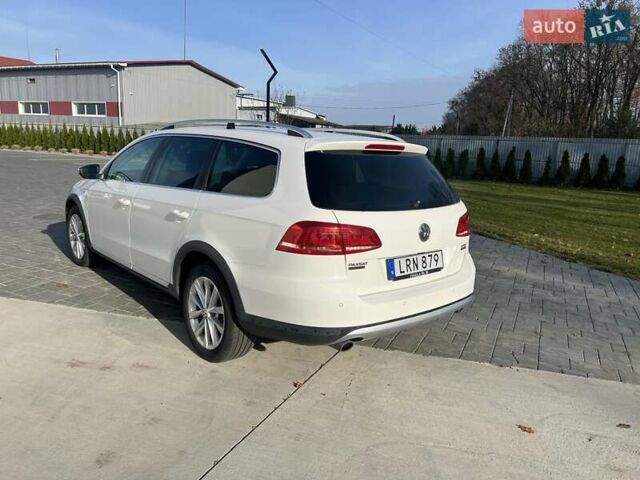 Белый Фольксваген Пассат Альтрак, объемом двигателя 2 л и пробегом 310 тыс. км за 10950 $, фото 4 на Automoto.ua