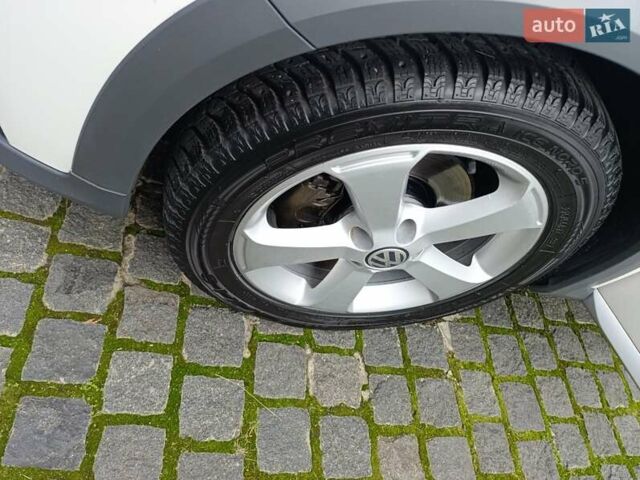 Белый Фольксваген Пассат Альтрак, объемом двигателя 2 л и пробегом 206 тыс. км за 13999 $, фото 19 на Automoto.ua