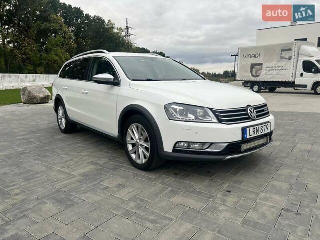 Белый Фольксваген Пассат Альтрак, объемом двигателя 2 л и пробегом 310 тыс. км за 11200 $, фото 2 на Automoto.ua