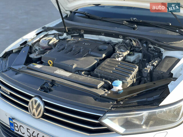 Белый Фольксваген Пассат Альтрак, объемом двигателя 2 л и пробегом 300 тыс. км за 16600 $, фото 18 на Automoto.ua