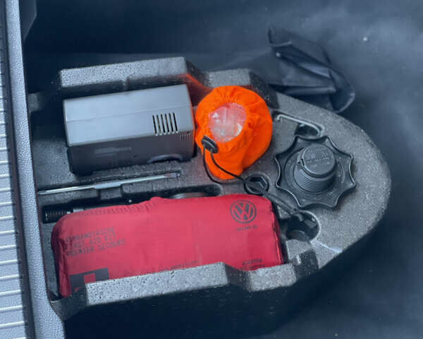 Белый Фольксваген Пассат Альтрак, объемом двигателя 2 л и пробегом 300 тыс. км за 16600 $, фото 15 на Automoto.ua