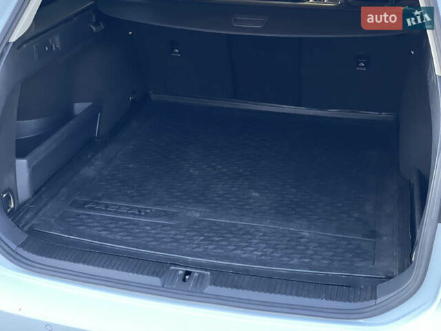 Белый Фольксваген Пассат Альтрак, объемом двигателя 2 л и пробегом 300 тыс. км за 16600 $, фото 14 на Automoto.ua