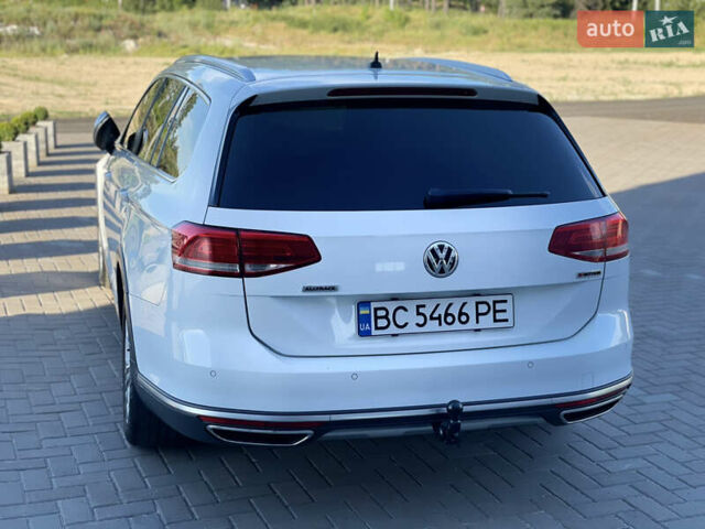 Белый Фольксваген Пассат Альтрак, объемом двигателя 2 л и пробегом 300 тыс. км за 16600 $, фото 5 на Automoto.ua