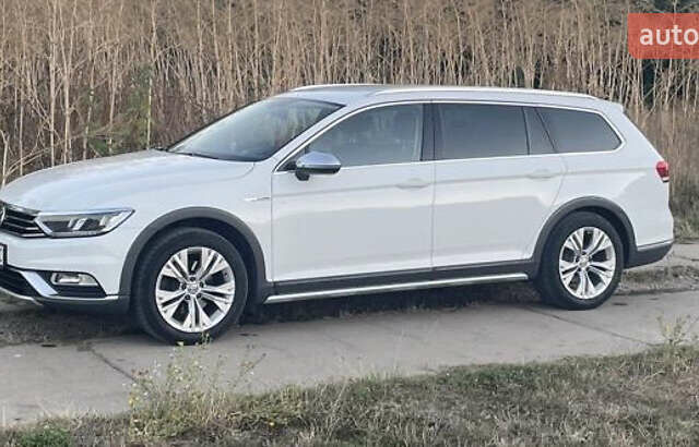 Белый Фольксваген Пассат Альтрак, объемом двигателя 2 л и пробегом 179 тыс. км за 20700 $, фото 11 на Automoto.ua