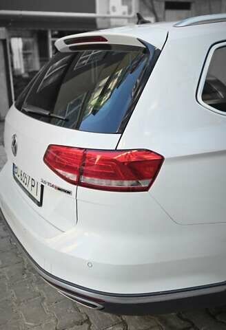 Білий Фольксваген Пассат Альтрак, об'ємом двигуна 2 л та пробігом 241 тис. км за 19800 $, фото 9 на Automoto.ua