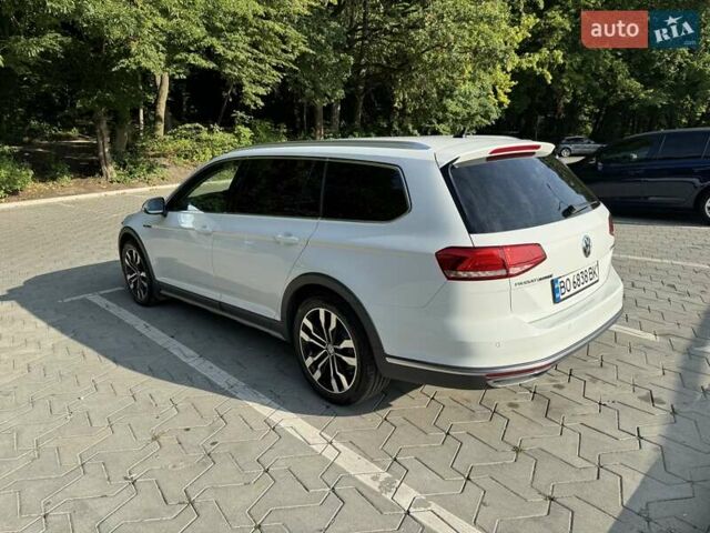 Білий Фольксваген Пассат Альтрак, об'ємом двигуна 2 л та пробігом 163 тис. км за 22700 $, фото 4 на Automoto.ua