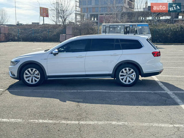 Белый Фольксваген Пассат Альтрак, объемом двигателя 2 л и пробегом 260 тыс. км за 20500 $, фото 10 на Automoto.ua