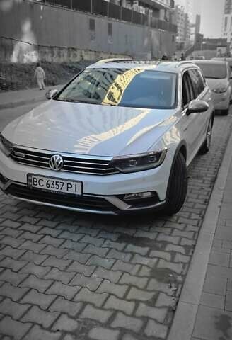 Білий Фольксваген Пассат Альтрак, об'ємом двигуна 2 л та пробігом 241 тис. км за 19800 $, фото 11 на Automoto.ua