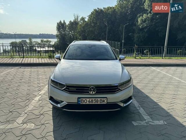 Білий Фольксваген Пассат Альтрак, об'ємом двигуна 2 л та пробігом 163 тис. км за 22700 $, фото 2 на Automoto.ua