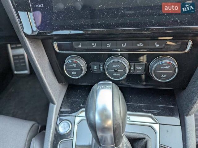 Білий Фольксваген Пассат Альтрак, об'ємом двигуна 2 л та пробігом 223 тис. км за 20900 $, фото 25 на Automoto.ua