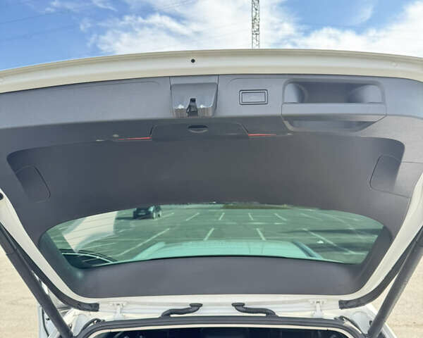 Белый Фольксваген Пассат Альтрак, объемом двигателя 2 л и пробегом 260 тыс. км за 20500 $, фото 15 на Automoto.ua