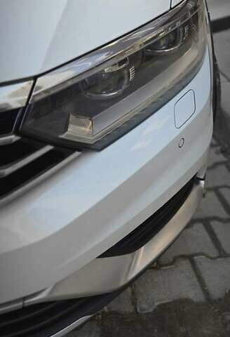 Білий Фольксваген Пассат Альтрак, об'ємом двигуна 2 л та пробігом 241 тис. км за 19800 $, фото 5 на Automoto.ua