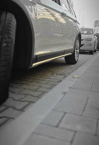 Білий Фольксваген Пассат Альтрак, об'ємом двигуна 2 л та пробігом 241 тис. км за 19800 $, фото 12 на Automoto.ua