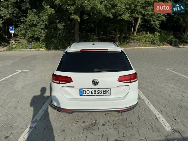 Білий Фольксваген Пассат Альтрак, об'ємом двигуна 2 л та пробігом 163 тис. км за 22700 $, фото 5 на Automoto.ua