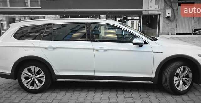 Білий Фольксваген Пассат Альтрак, об'ємом двигуна 2 л та пробігом 241 тис. км за 19800 $, фото 10 на Automoto.ua