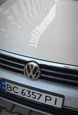 Білий Фольксваген Пассат Альтрак, об'ємом двигуна 2 л та пробігом 241 тис. км за 19800 $, фото 6 на Automoto.ua