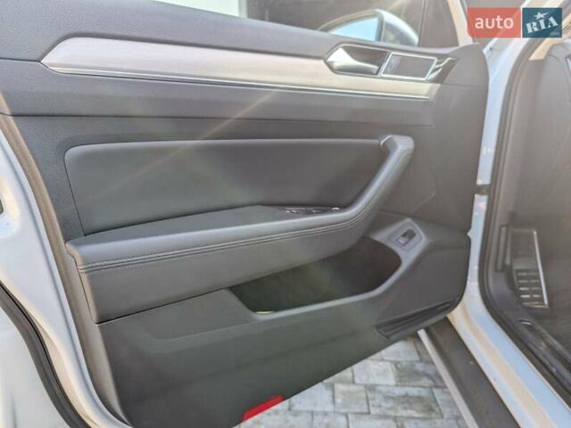 Білий Фольксваген Пассат Альтрак, об'ємом двигуна 2 л та пробігом 223 тис. км за 20900 $, фото 17 на Automoto.ua