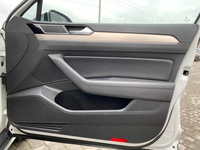 Білий Фольксваген Пассат Альтрак, об'ємом двигуна 2 л та пробігом 267 тис. км за 19890 $, фото 35 на Automoto.ua