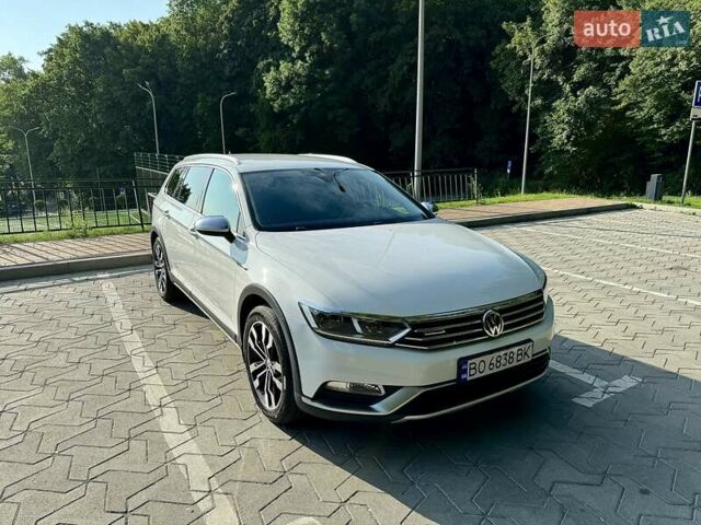 Білий Фольксваген Пассат Альтрак, об'ємом двигуна 2 л та пробігом 163 тис. км за 22700 $, фото 1 на Automoto.ua