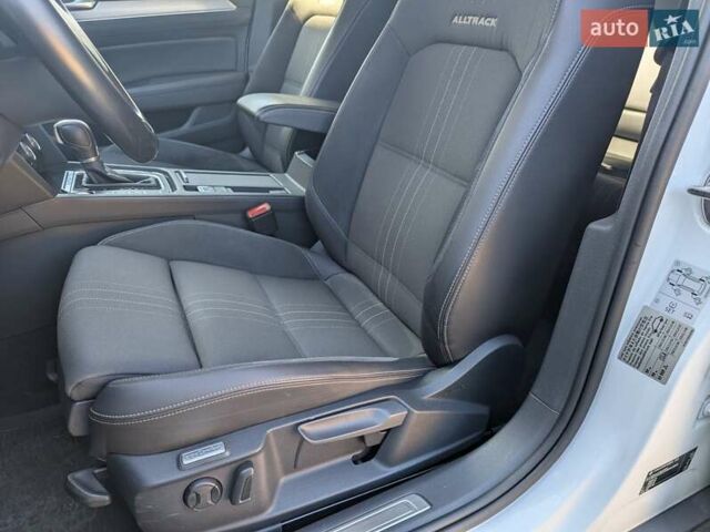 Білий Фольксваген Пассат Альтрак, об'ємом двигуна 2 л та пробігом 223 тис. км за 20900 $, фото 19 на Automoto.ua