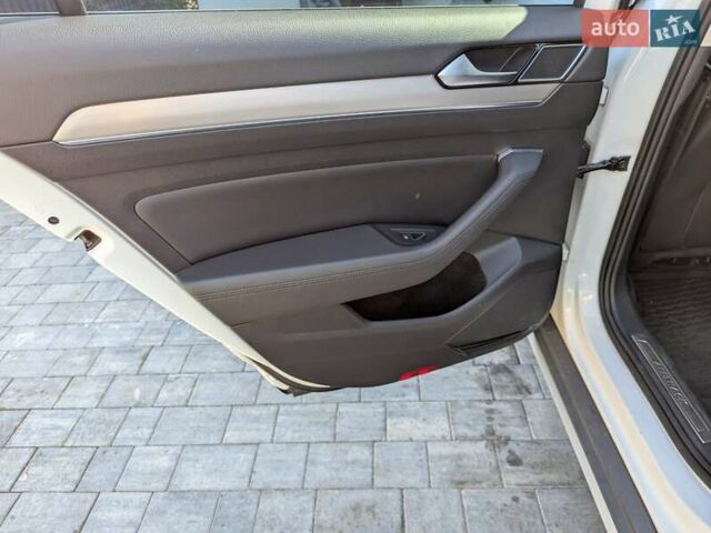 Білий Фольксваген Пассат Альтрак, об'ємом двигуна 2 л та пробігом 223 тис. км за 20900 $, фото 21 на Automoto.ua