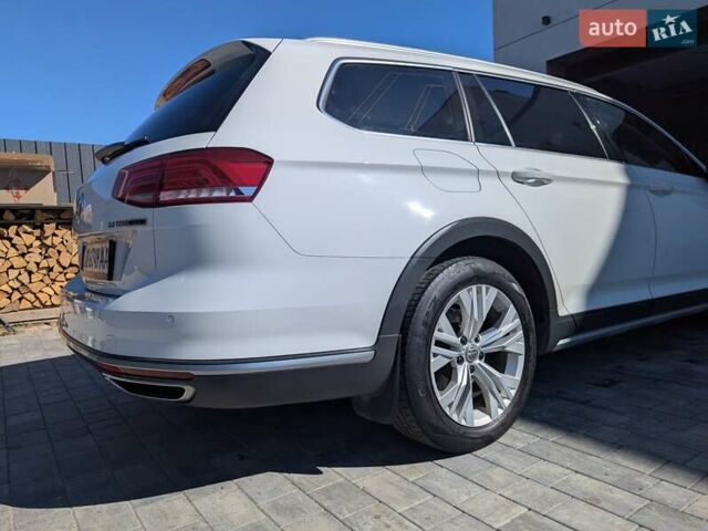 Білий Фольксваген Пассат Альтрак, об'ємом двигуна 2 л та пробігом 223 тис. км за 20900 $, фото 5 на Automoto.ua