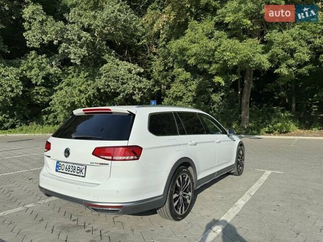 Білий Фольксваген Пассат Альтрак, об'ємом двигуна 2 л та пробігом 163 тис. км за 22700 $, фото 6 на Automoto.ua