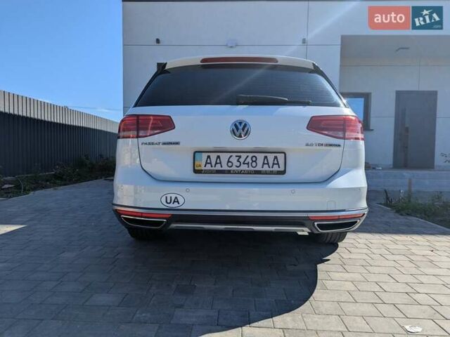 Білий Фольксваген Пассат Альтрак, об'ємом двигуна 2 л та пробігом 223 тис. км за 20900 $, фото 4 на Automoto.ua