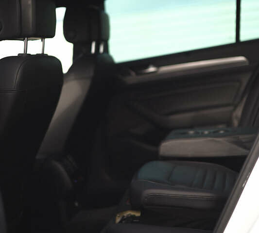 Белый Фольксваген Пассат Альтрак, объемом двигателя 1.97 л и пробегом 274 тыс. км за 20700 $, фото 10 на Automoto.ua