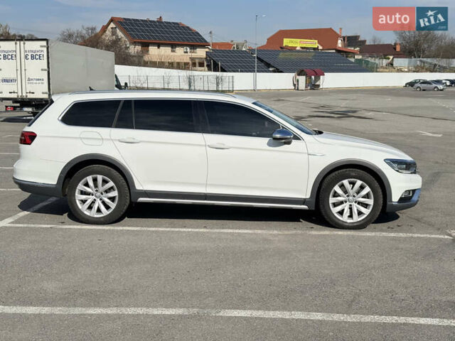 Белый Фольксваген Пассат Альтрак, объемом двигателя 2 л и пробегом 260 тыс. км за 20500 $, фото 5 на Automoto.ua