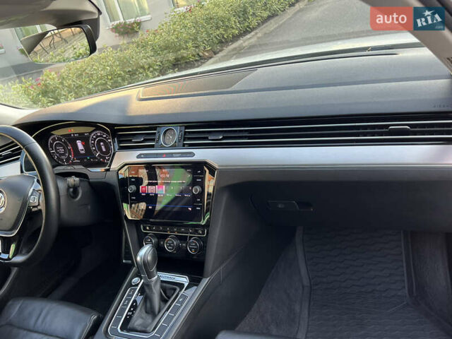 Белый Фольксваген Пассат Альтрак, объемом двигателя 2 л и пробегом 256 тыс. км за 17600 $, фото 24 на Automoto.ua