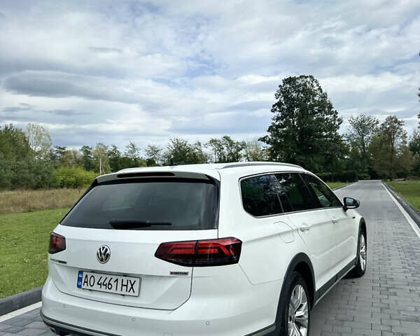 Белый Фольксваген Пассат Альтрак, объемом двигателя 2 л и пробегом 190 тыс. км за 23500 $, фото 14 на Automoto.ua