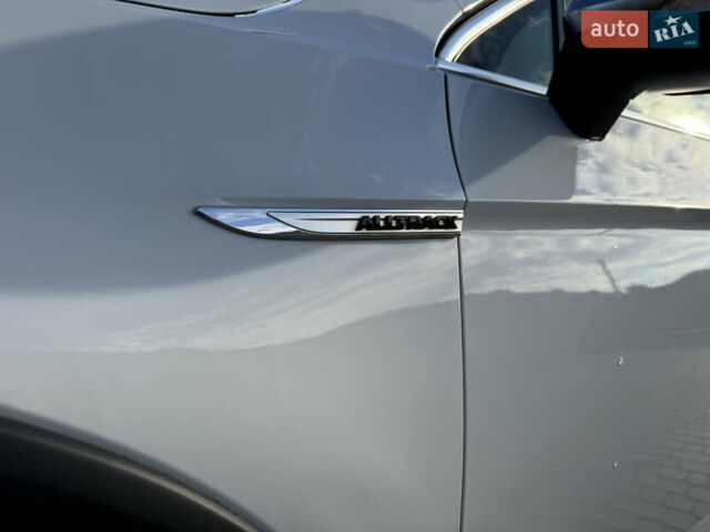 Белый Фольксваген Пассат Альтрак, объемом двигателя 2 л и пробегом 186 тыс. км за 21300 $, фото 16 на Automoto.ua