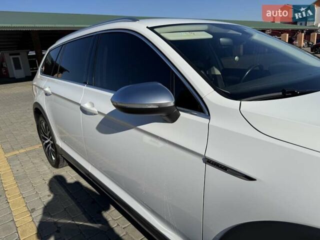 Белый Фольксваген Пассат Альтрак, объемом двигателя 2 л и пробегом 255 тыс. км за 20750 $, фото 10 на Automoto.ua